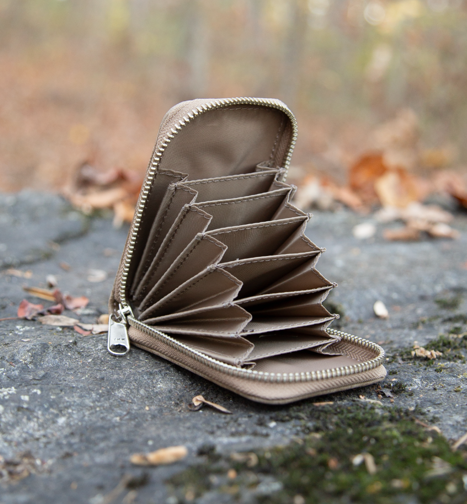 Truffle - Card Holder