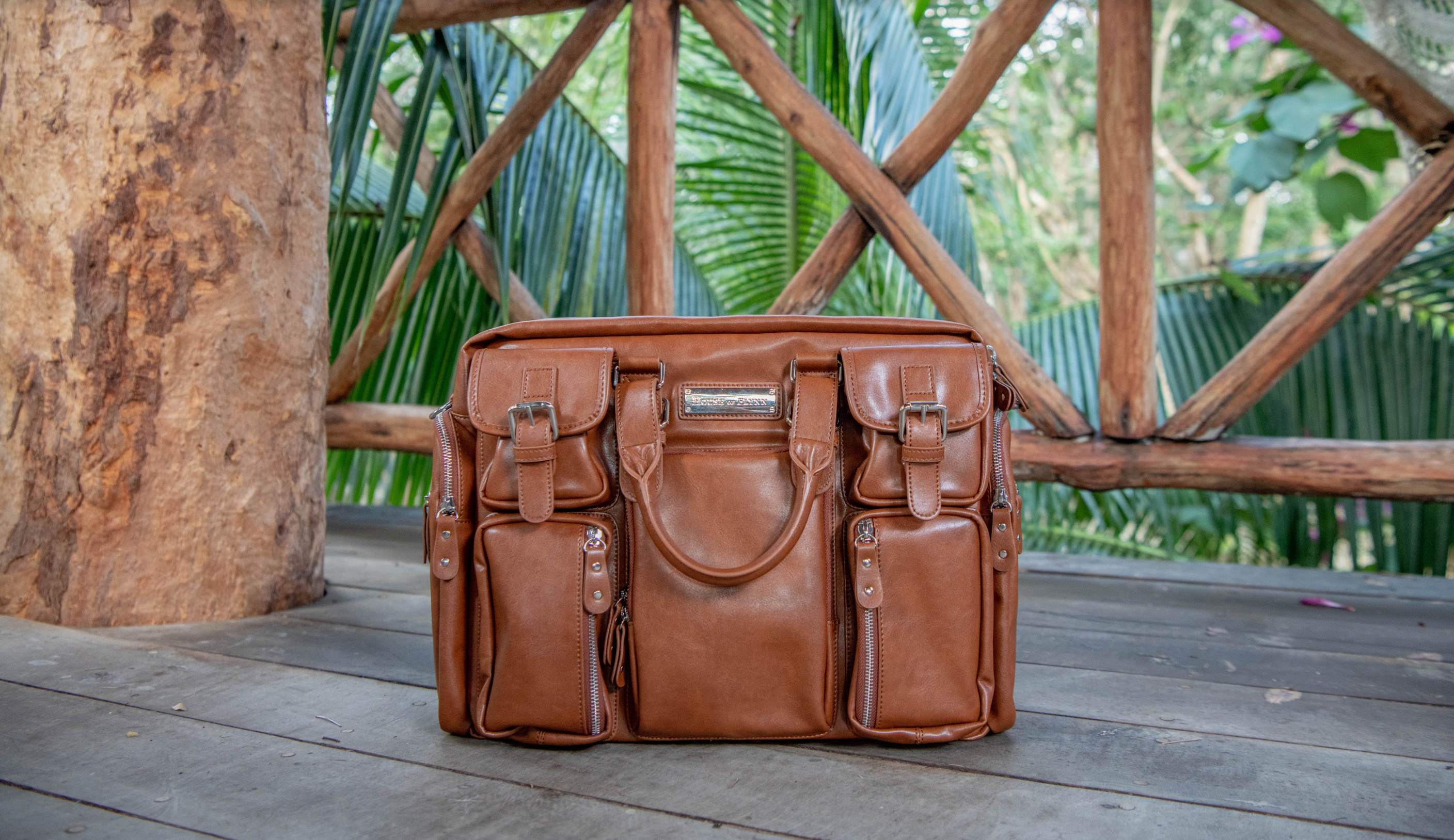 Evermore Saddle Stylish Designer Camera Bags for Professional